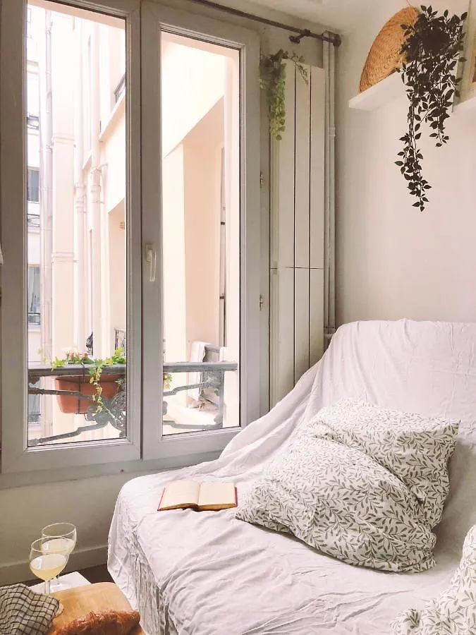 Apartment Green Cozy Studio Au Coeur De Paris France